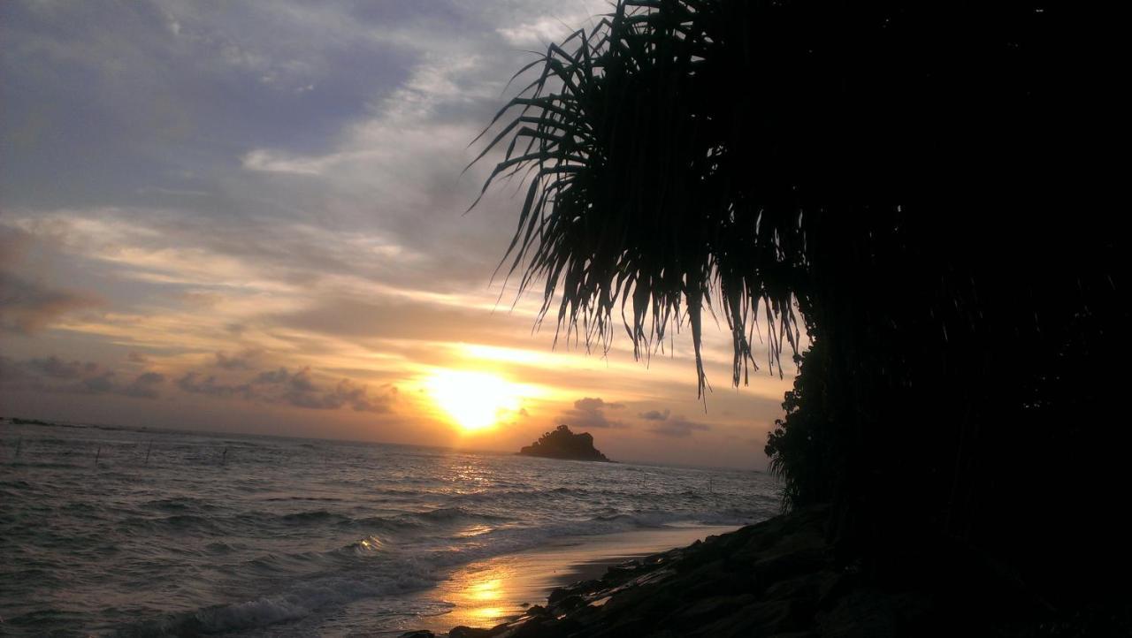 Hotel Sundance Surf Coconut Point Weligama Exterior foto